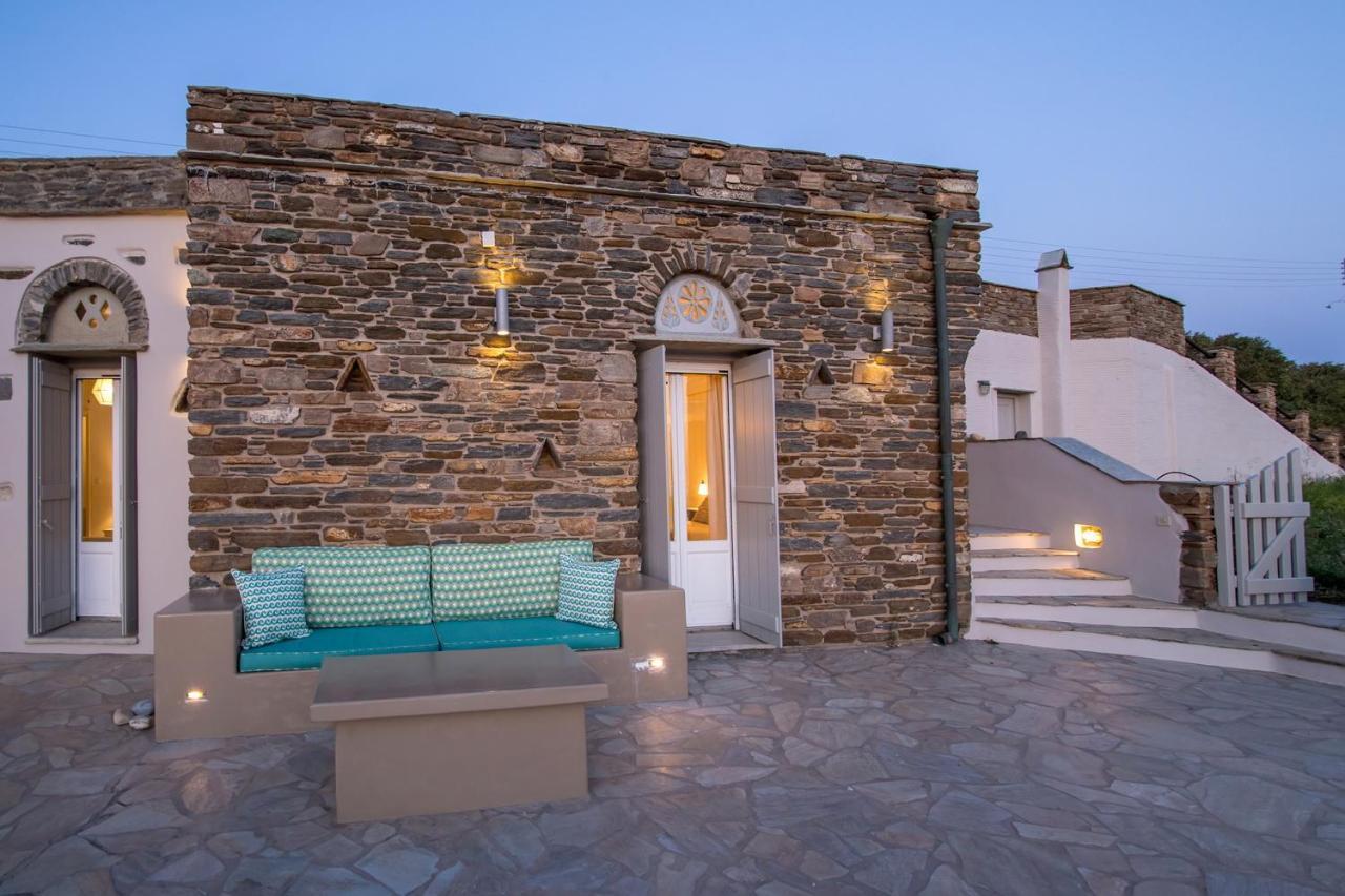Adele Villa Arnados